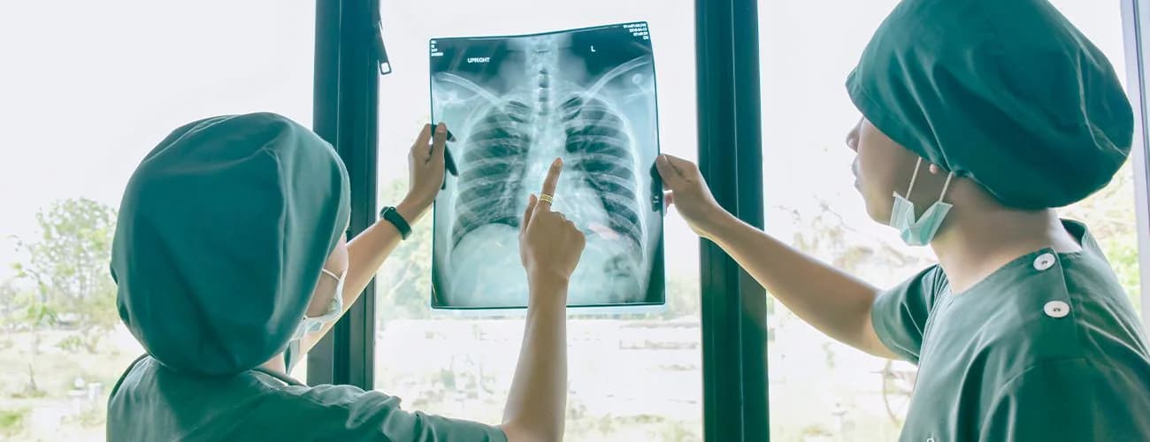 Navigating Lung Cancer Surgery: A Guide to Lobectomy vs. Pneumonectomy